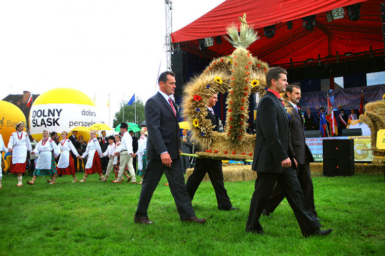 Dożynki Wojewódzkie i Diecezjalne w Kamieńcu Ząbkowickim