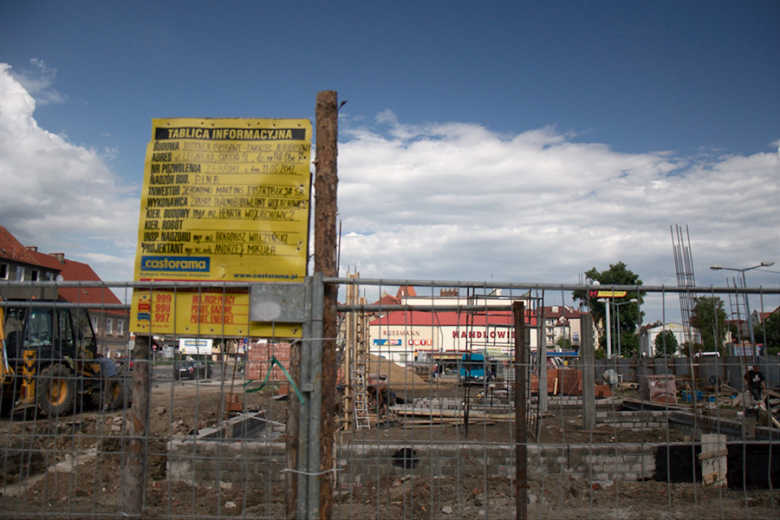 Budowa dworca w Środzie Śląskiej
