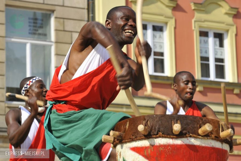 THE ROYAL DRUMMERS OF BURUNDI