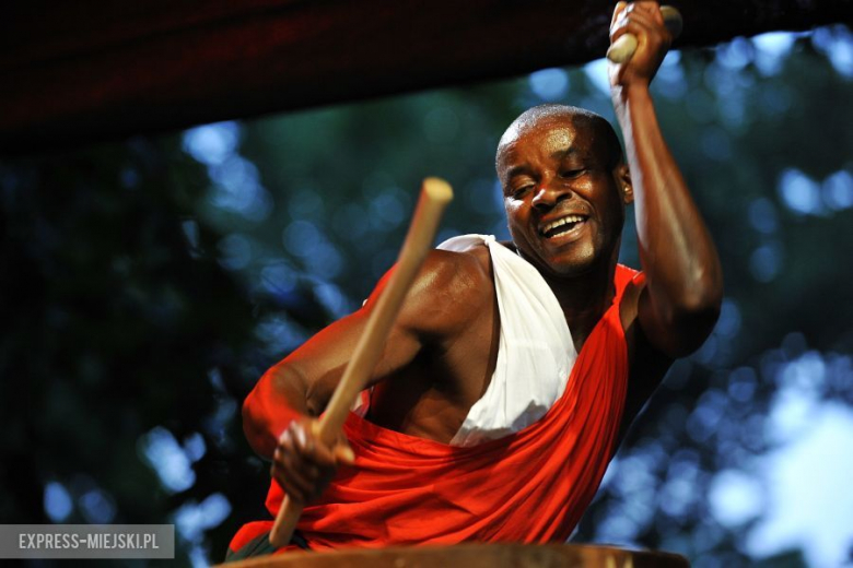 THE ROYAL DRUMMERS OF BURUNDI