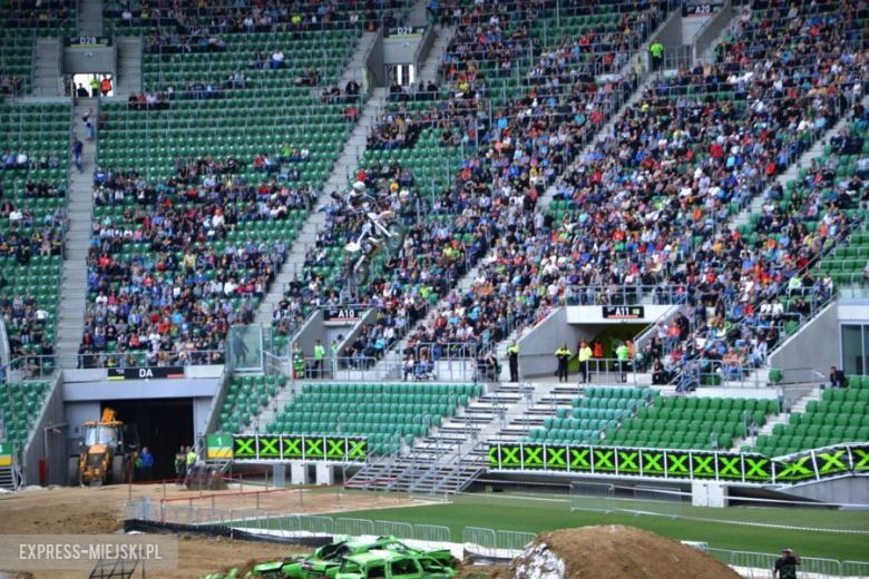 Monster Trucki na stadionie miejskim we Wrocławiu.