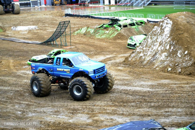 Monster Trucki na stadionie miejskim we Wrocławiu.