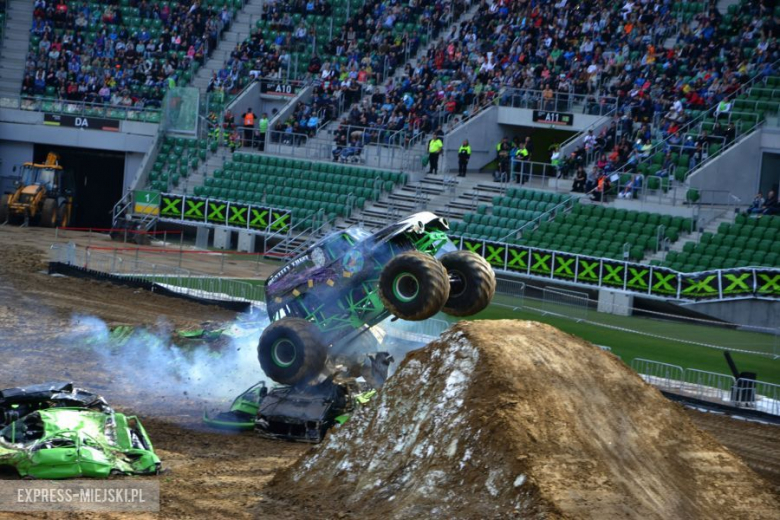 Monster Trucki na stadionie miejskim we Wrocławiu.