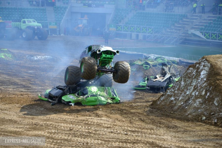 Monster Trucki na stadionie miejskim we Wrocławiu.