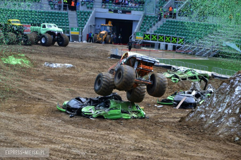 Monster Trucki na stadionie miejskim we Wrocławiu.