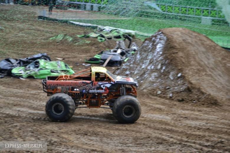 Monster Trucki na stadionie miejskim we Wrocławiu.