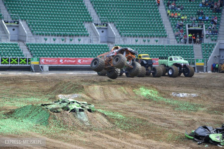 Monster Trucki na stadionie miejskim we Wrocławiu.