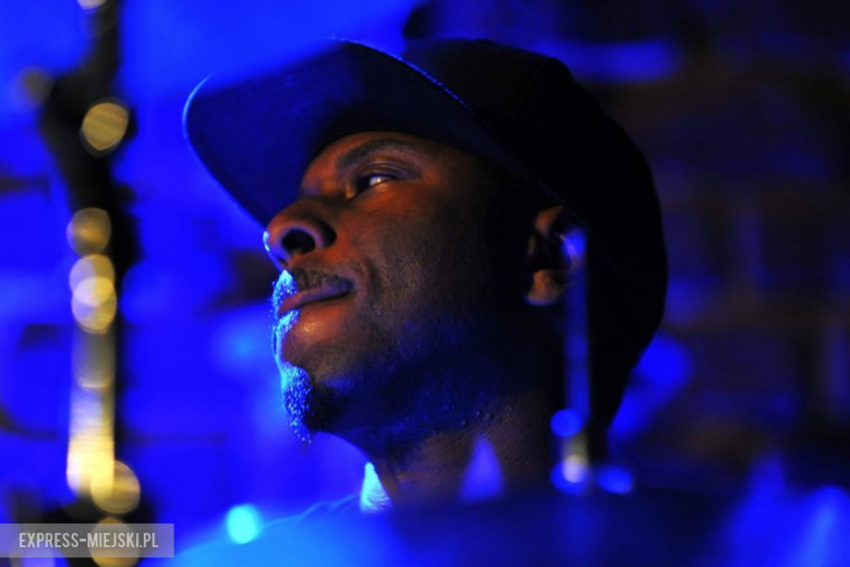 Robert Glasper Experiment