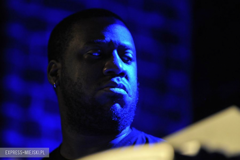 Robert Glasper Experiment