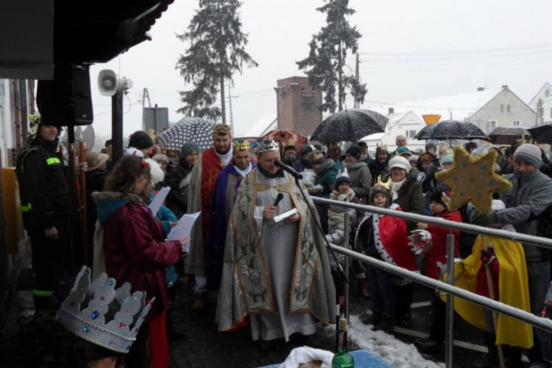 Mieszkańcy Miękini chętnie uczestniczyli w pochodzie