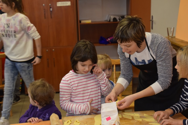 Podczas spotkania powstały przepyszne pączki i faworki