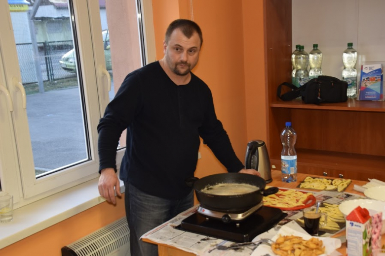 Podczas spotkania powstały przepyszne pączki i faworki