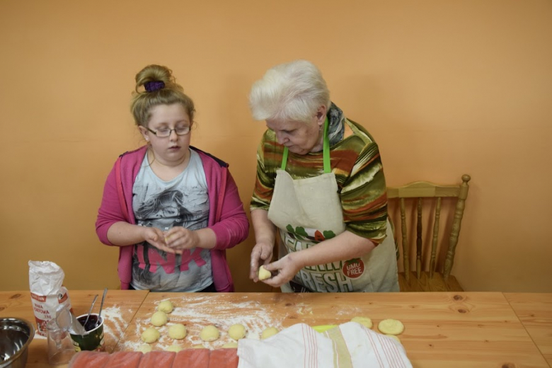 Podczas spotkania powstały przepyszne pączki i faworki