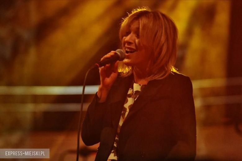 Mela Koteluk na Dzień Kobiet