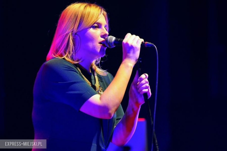 Ania Dąbrowska - Koncert promujący płytę Dla naiwnych marzycieli