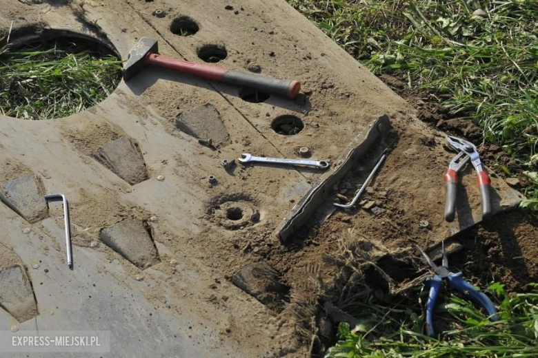 Columna Medica Baja Poland 2016