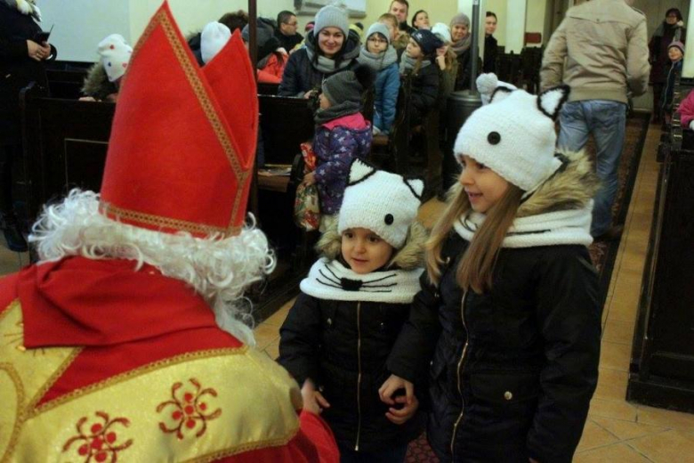 Spotkanie Mikołaja z dziećmi