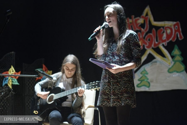 Występy młodych artystów na koncercie świątecznym