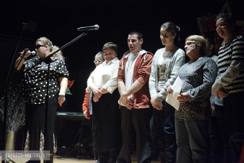 Występy młodych artystów na koncercie świątecznym