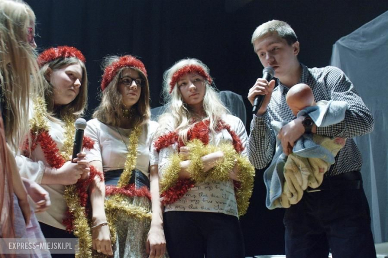 Jasełka w wykonaniu gimnazjalistów