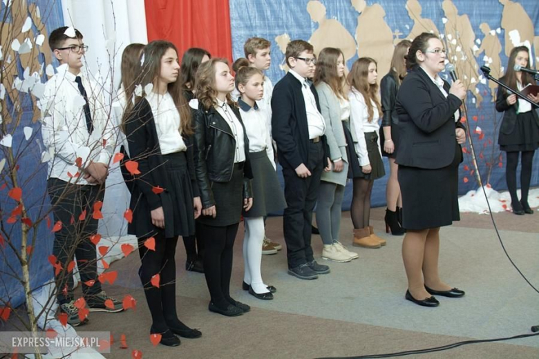 77. rocznica I Masowej Deportacji Polaków na Sybir - uroczystości szkolne