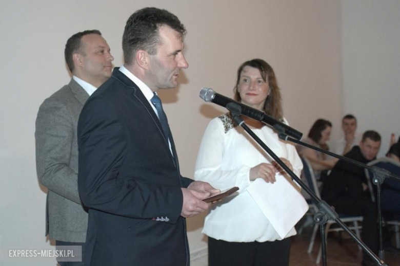 Podziękowania otrzymało około 100 osób