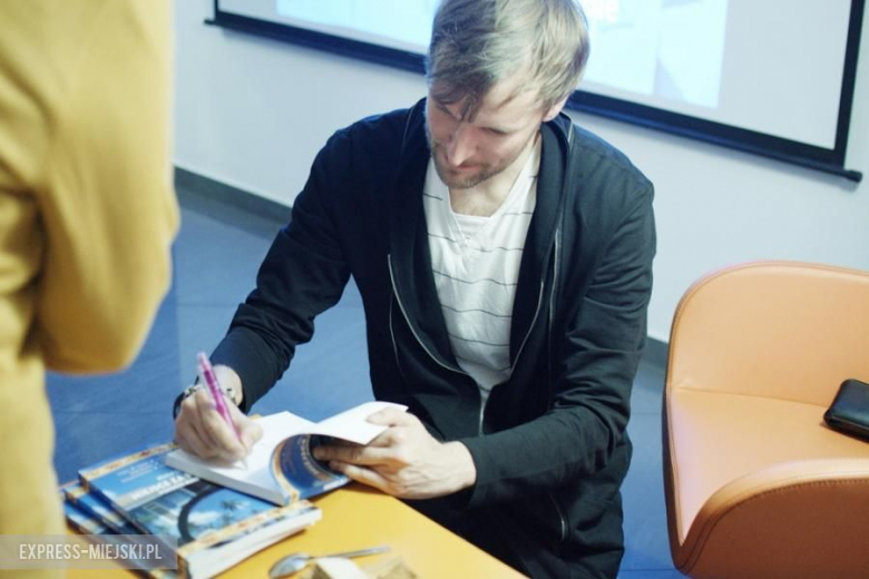 Spotkanie z dziennikarzem w średzkiej bibliotece