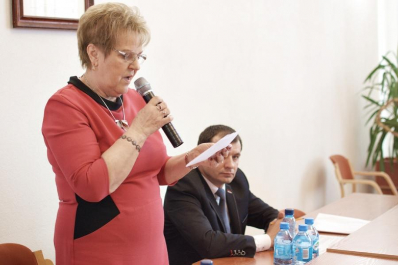 Głosowanie nad odwołaniem radnej Haliny Mikły