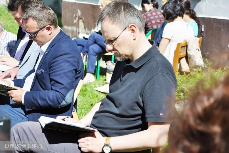 Wspólne czytanie w średzkim ogólniaku