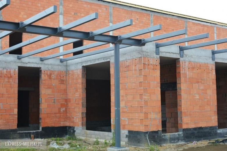 Budowa nowej szkoły w Lutyni