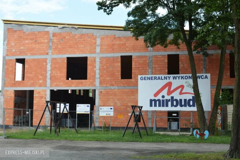 Budowa nowej szkoły w Lutyni