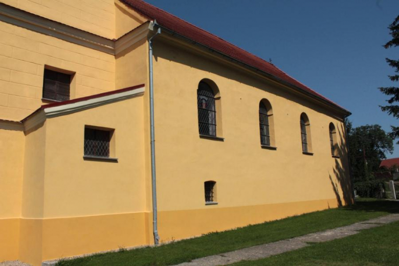 Nowa elewacja w kościele parafialnym