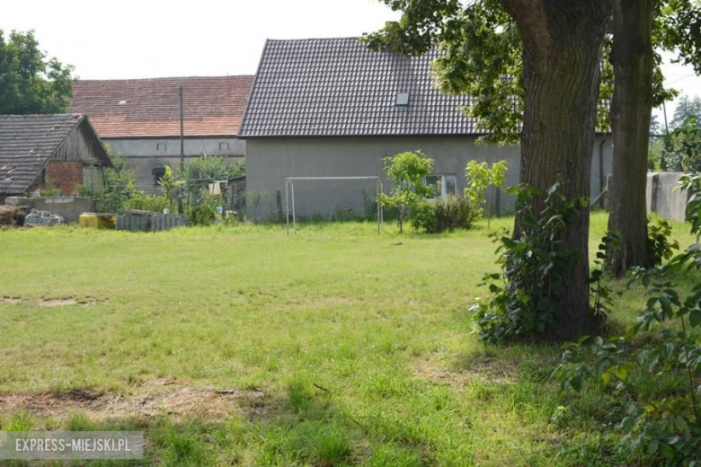 Teren przy świetlicy wiejskiej w Krynicznie