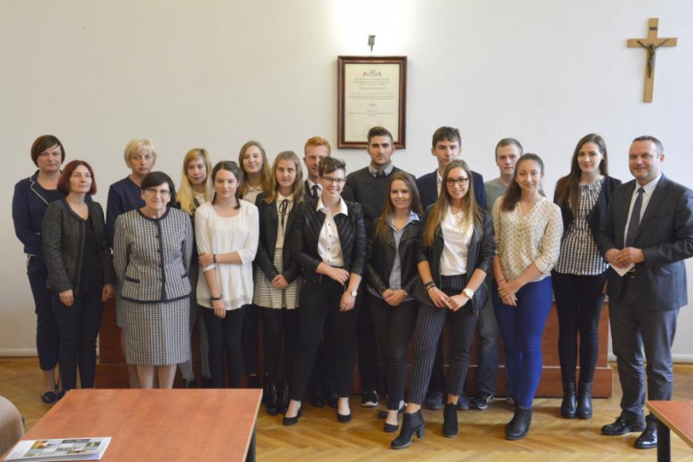 Wręczenie stypendium licealistom