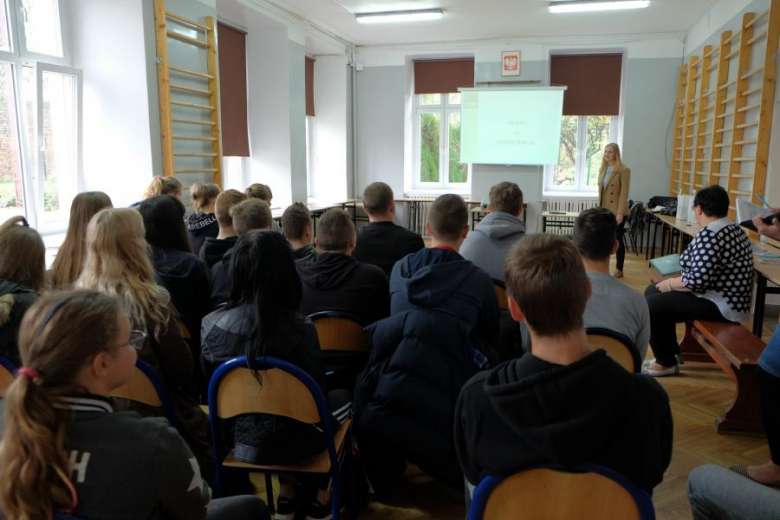 Spotkanie uczniów z pracownikami