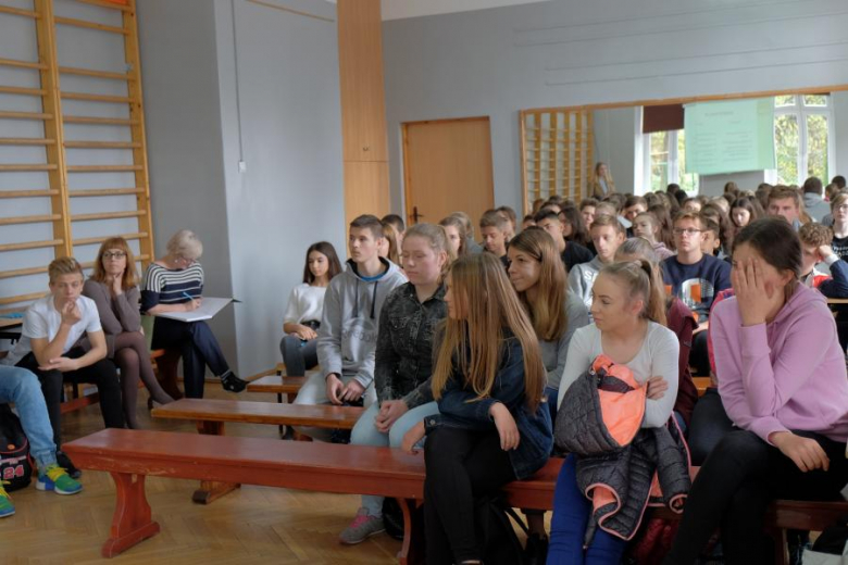 Spotkanie uczniów z pracownikami