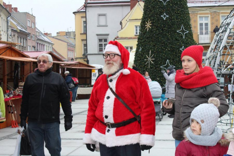 Występy przedszkolaków na jarmarku