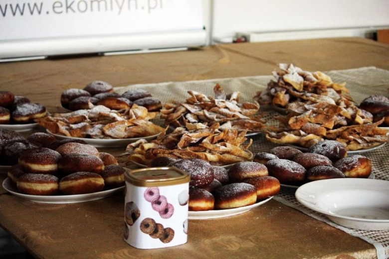 Wspólne pieczenie pączków Juszczynie