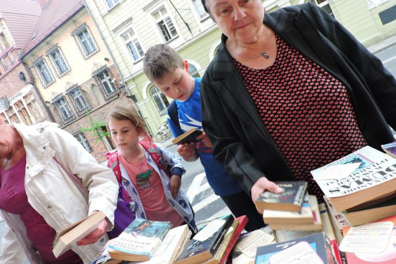 Dziś w Środzie Śląskiej za darmo rozdawano książki
