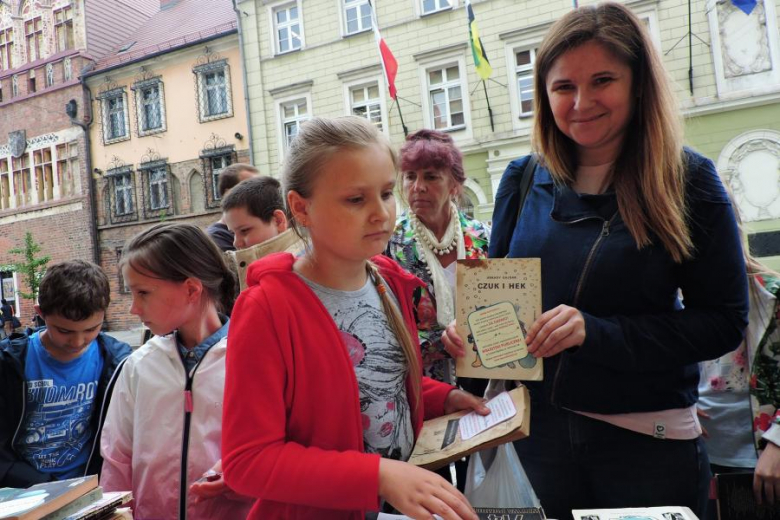 Dziś w Środzie Śląskiej za darmo rozdawano książki