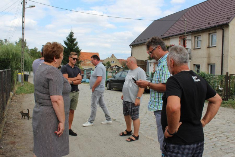 Podpisanie umowy na przebudowę drogi w Lasku