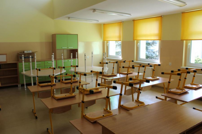 Remont w szkole podstawowej w Ujeździe Górnym