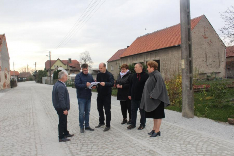 Odbiór nowej drogi w Lasku