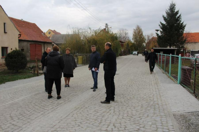 Odbiór nowej drogi w Lasku