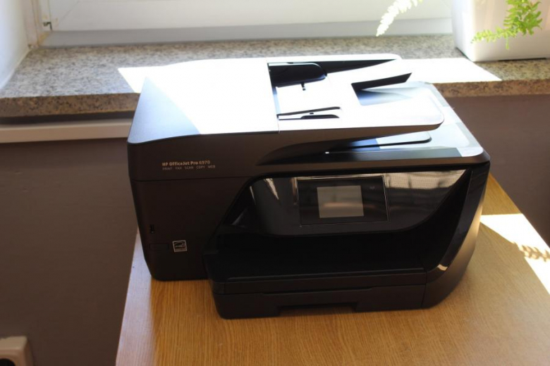 Przekazanie sprzętu dla uczniów