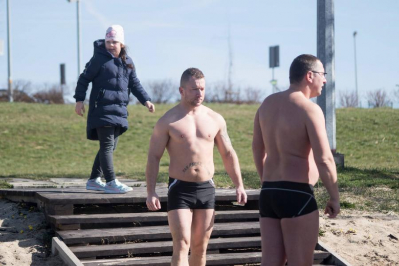 Niedzielnie morsowanie na Kajakach