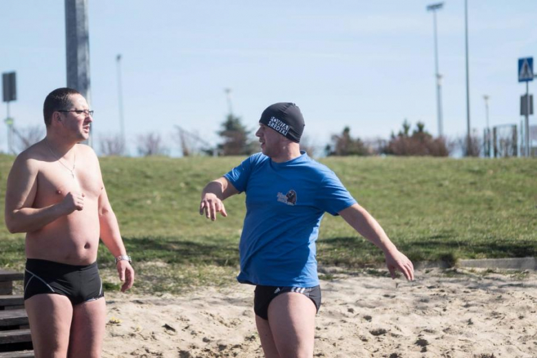 Niedzielnie morsowanie na Kajakach