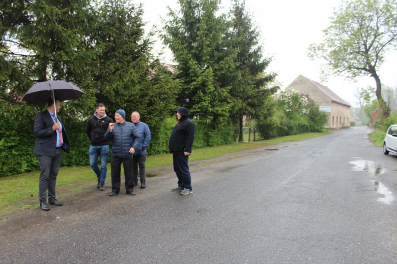 Podpisanie umowy i przekazanie placu budowy.