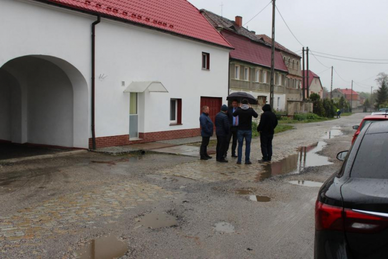 Podpisanie umowy i przekazanie placu budowy.