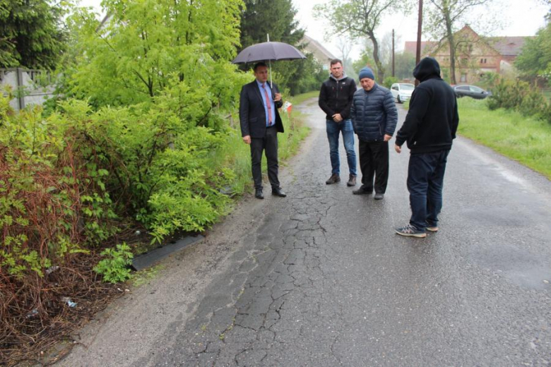 Podpisanie umowy i przekazanie placu budowy.